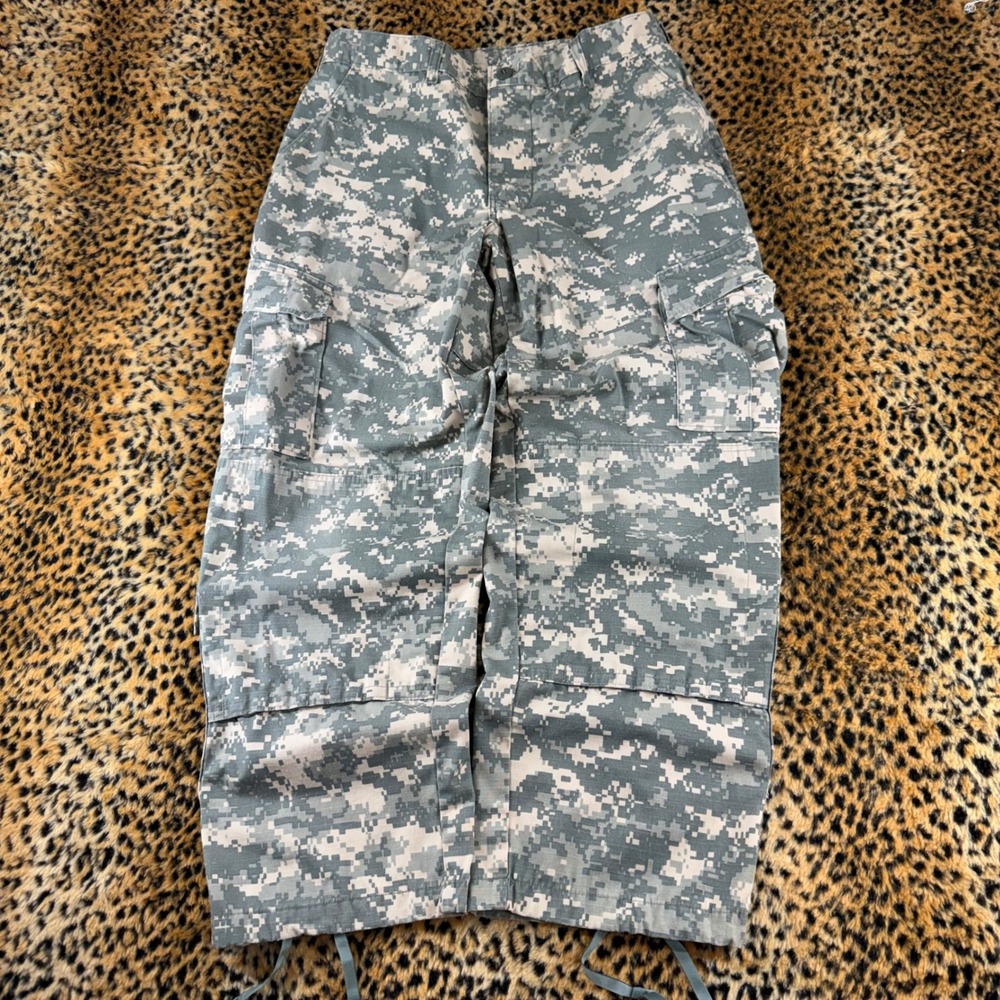 Military Issue Digital ACU Camo Cargo Pants Medium Short 8415-01-519-8426